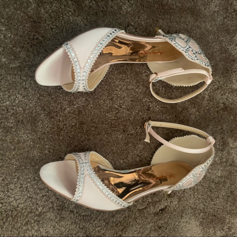 🗼 Gorgeous Pumps with Rhinestone - Picture 6 of 12